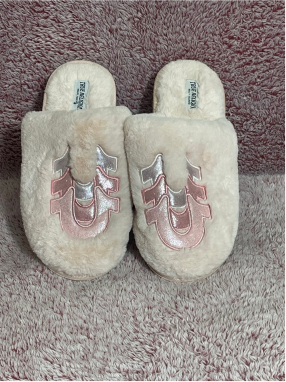 Women's True Religion Pink Faux Fur Slippers Size L (8-9) - Picture 2 of 6